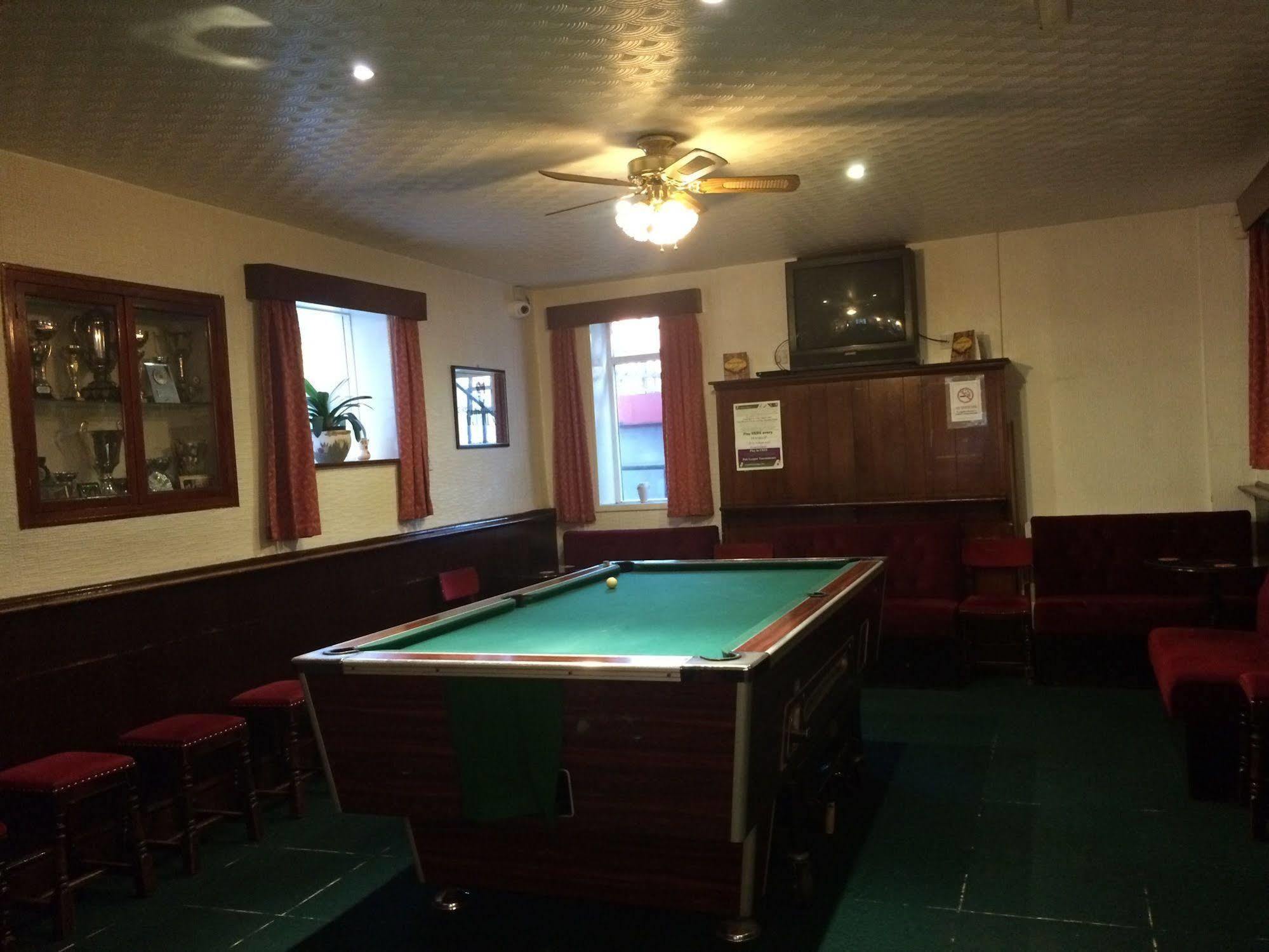 Half Moon Hotel Alford  エクステリア 写真